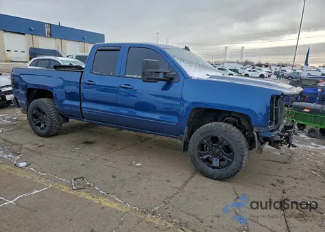 2018 Chevrolet Silverado K1500 Lt from USA, damaged, VIN 1GCVKREC3JZ221936